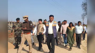 समृद्धि यात्रा : डीएम व एसपी ने कटोरिया पहुंचकर की तैयारियों की समीक्षा