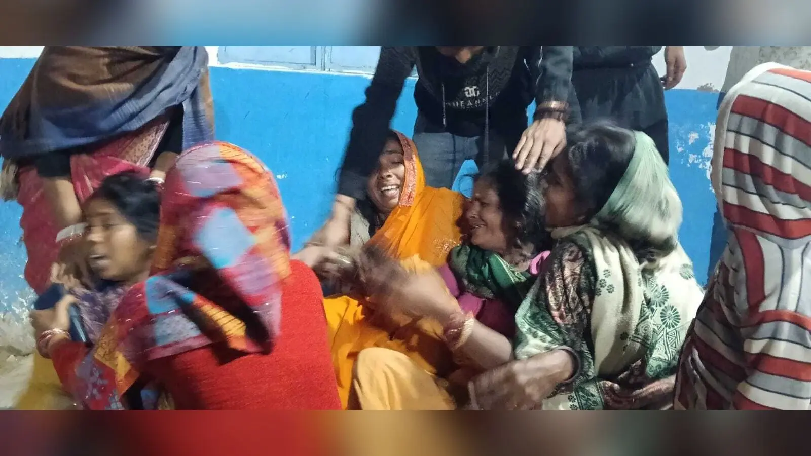 सड़क दुर्घटना में बाइक सवार की मौत, दूसरा गंभीर रूप से घायल