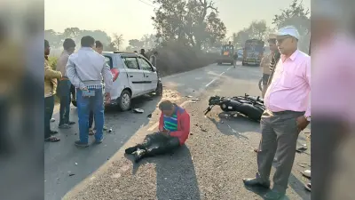 Giridih News :बाइक व कार की टक्कर में एक गंभीर