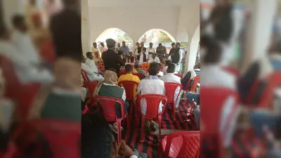 संगठन सृजन अभियान को लेकर अधौरा पहुंचे सांसद, लोगों की सुनीं समस्याएं