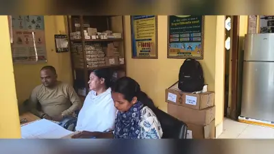 एपीएचसी मोहनी के अलमीरा व शौचालय में भारी मात्रा में मिली एक्सपायर दवा