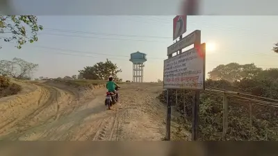 प्रखंड मुख्यालय से दमदम को जोड़ने वाली सड़क अधूरी