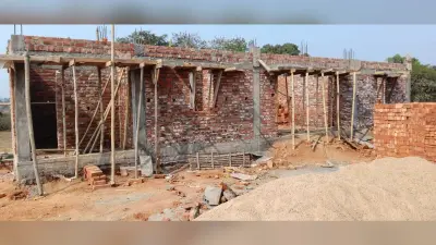 Giridih News :उच्च न्यायालय के आदेश पर पैक्स निर्माण कार्य पर सीओ ने लगायी रोक