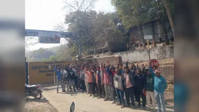 East Singhbhum News : 4 गांवों के लोगों ने माइंस गेट जाम किया शाम को बनी सहमति, दिनभर काम बाधित
