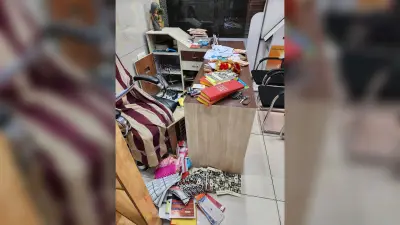 शेड काटकर मार्बल दुकान से नकदी की चोरी