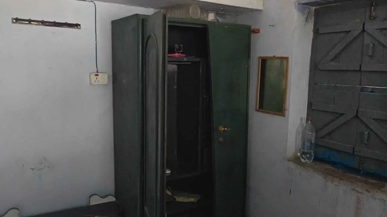 ताला तोड़ नौ लाख की संपत्ति की चोरी