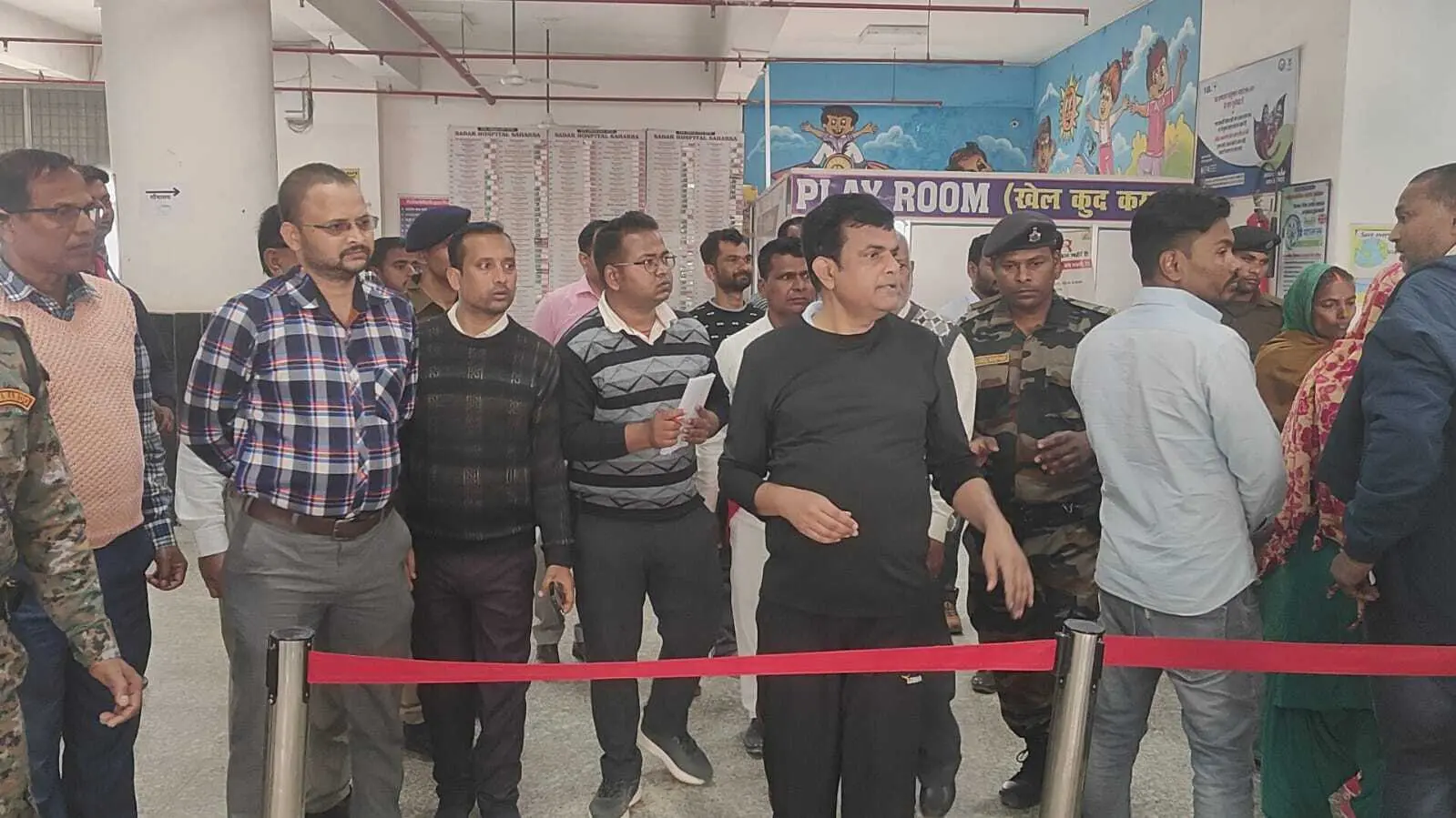 अचानक अस्पताल पहुंचे प्रमंडलीय आयुक्त, मचा हड़कंप