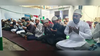 रोजेदारों ने पहले जुमे की नमाज अदा की