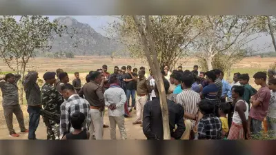 पेड़ पर लाउडस्पीकर लगाने को लेकर दो पक्षों में बकझक
