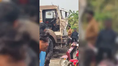 Bokaro News: हाइवा ने खड़ी ट्रेलर में मारी टक्कर, छह घंटे बड़ी गाड़ियों का परिचालन रहा बंद