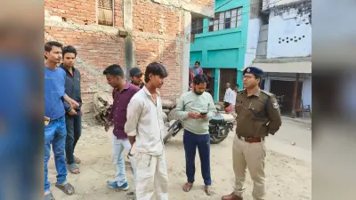 घर से करीब 3 लाख रुपये नगद की चोरी