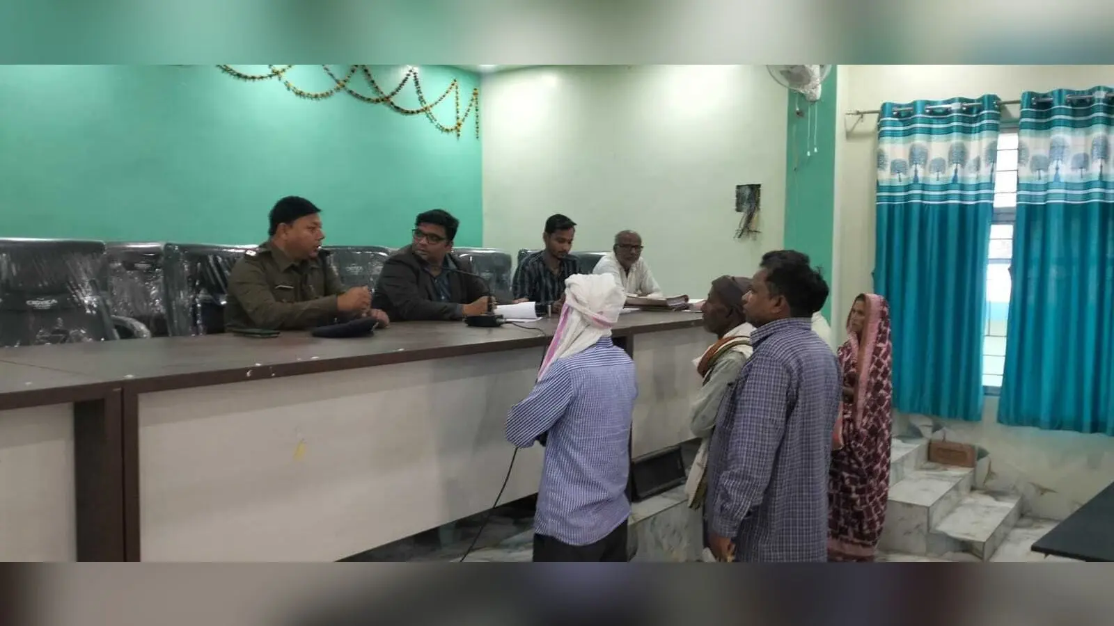 भूमि विवाद के निष्पादन को ले लगा जनता दरबार, आये छह मामले