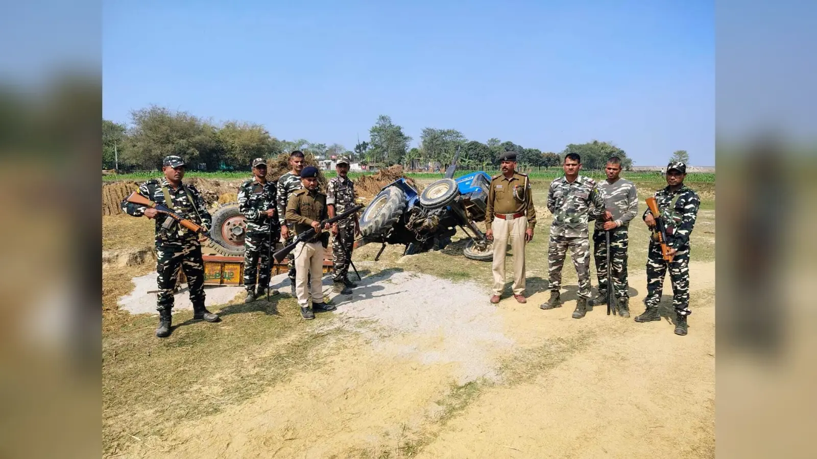 मेंची नदी से अवैध बालू खनन करते दो ट्रैक्टर जब्त