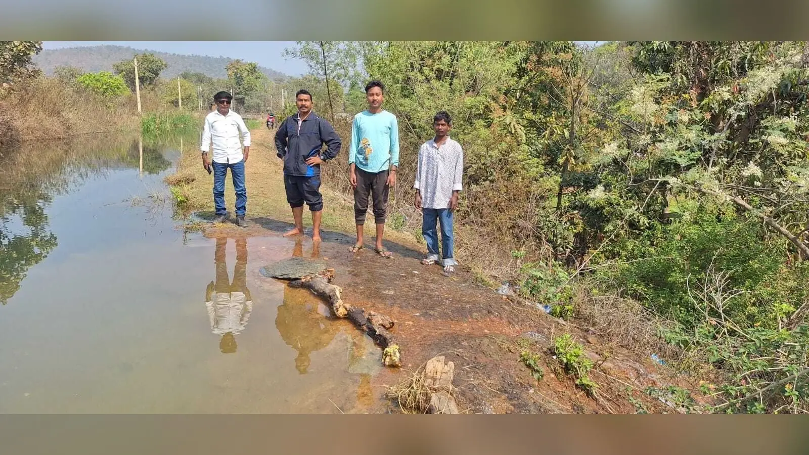 Chaibasa News : नकटी डैम का कैनाल क्षतिग्रस्त, 10 घरों में घुसा पानी, ग्रामीणों में आक्रोश