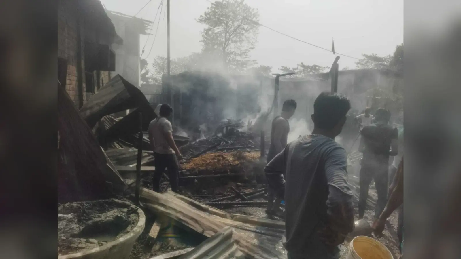 लीलजी पेलापुर में आग लगने से चार परिवारों का घर जला, लाखों के समान जले