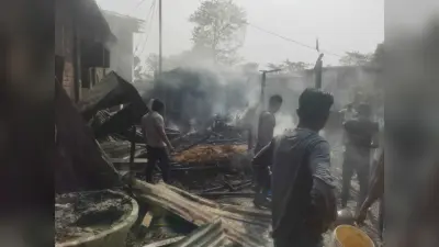 लीलजी पेलापुर में आग लगने से चार परिवारों का घर जला, लाखों के समान जले