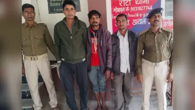 गुढ़ी टोला चौक के पास तीन शराबी गिरफ्तार