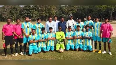 फुटबॉल के फाइनल मुकाबले में नवटोलिया की टीम 2-1 से विजयी