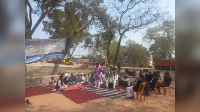 महेशखूंट में रेल उपभोक्ता संघर्ष समिति ने मांगों को लेकर दिया धरना