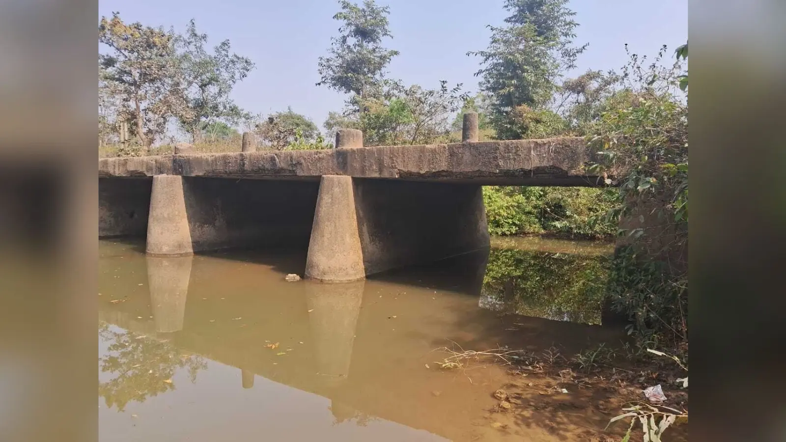 Chaibasa News : शिलान्यास के 6 माह बाद भी काम ठप, ग्रामीणों ने दी आंदोलन की चेतावनी