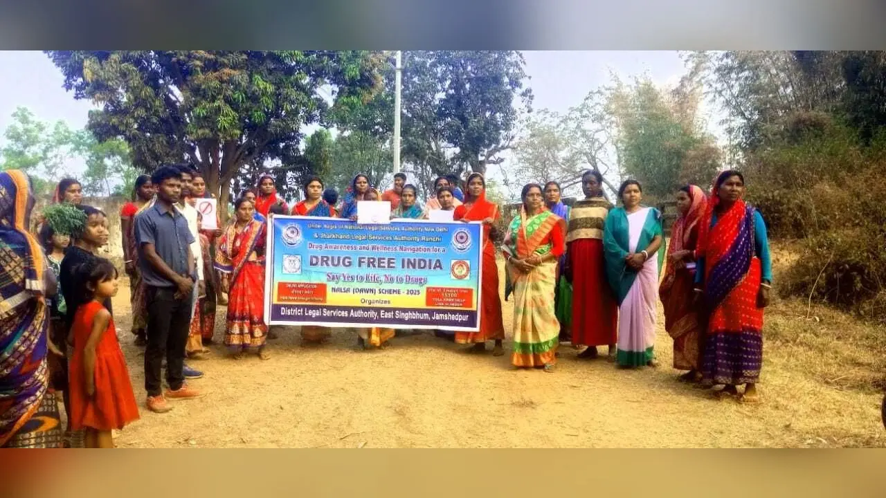 East Singhbhum News : कमारीगोड़ा की महिलाओं ने अवैध शराब भट्ठियां बंद करायीं, चेतावनी दी