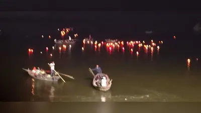Bhagalpur news गंगा मुक्ति आंदोलन की 44वीं वर्षगांठ पर नौका जुलूस व दीपदान