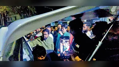 भांगड़ : तृणमूल विधायक शौकत मोल्ला के काफिले पर हमला, वाहन क्षतिग्रस्त, तनाव