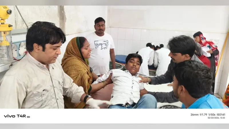 ऑटो के धक्के से बाइक सवार युवक हुआ घायल, रेफर
