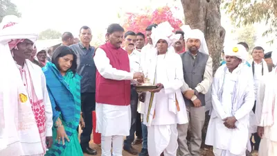 दिवंगत सानिका पाहन के पत्थलगड़ी कार्यक्रम में शामिल हुए अर्जुन मुंडा