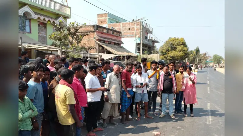 कुरसेला हवाई अड्डा मोड़ के पास ट्रक से कुचलकर अधेड़ की मौत