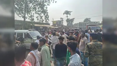 वाहन की ठोकर से युवक गंभीर, परिजनों ने चालक को बनाया बंधक