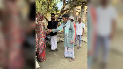रमजान में जरूरतमंदों के बीच सामग्री का वितरण