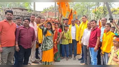 अखंड हरिनाम संकीर्तन के आयोजन को लेकर कलश शोभायात्रा निकाली