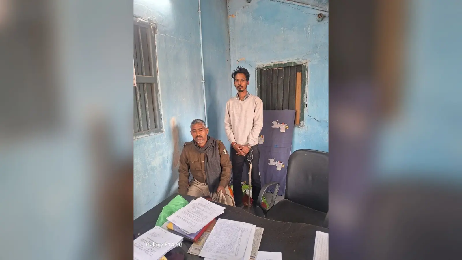 मिर्जापुर बाजार में युवक को कट्टा व गोली के साथ पुलिस ने पकड़ा, भेजा जेल