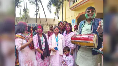 जीवन के चार रंगों का संगम है होलीः डॉ रजनीश