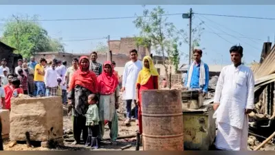 जावे वार्ड 12 में आग लगने से आधा दर्जन से अधिक घर जलकर राख, लाखों की क्षति