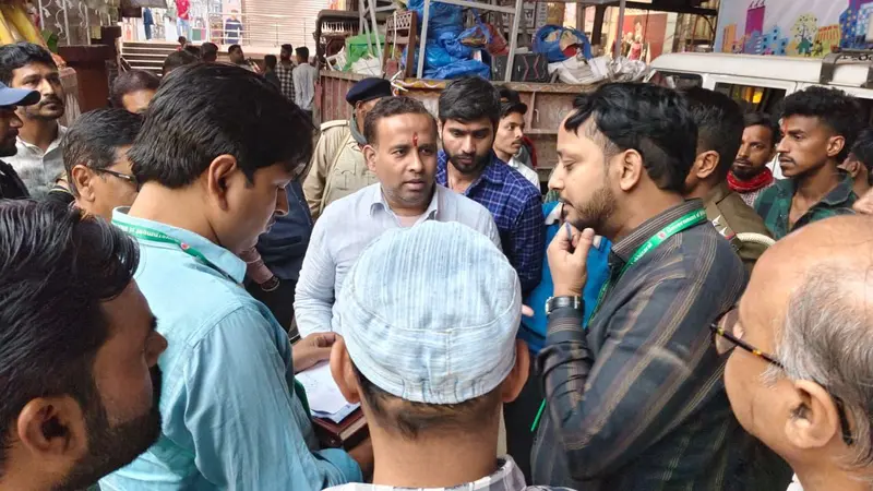 छोटी दुर्गा मंदिर के ऊपरी तल्ला से एक दुकान को कराया खाली