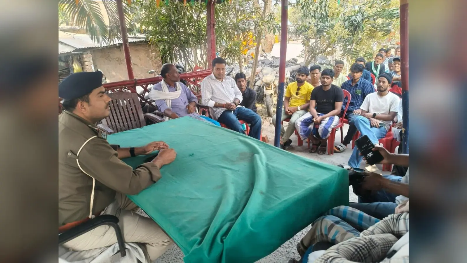 बलिया बेलौन में होली को ले शांति समिति की हुई बैठक