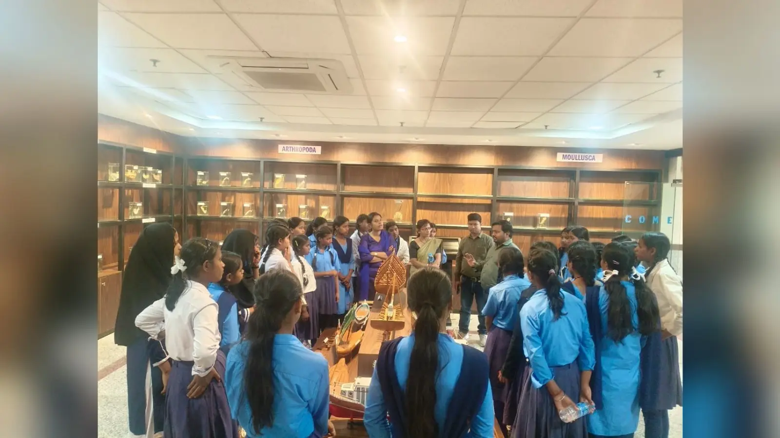 डॉ कलाम कृषि कॉलेज पहुंचे बच्चे, जानी खेती की नयी तकनीकें