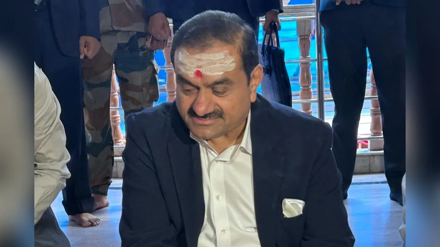 देवघर पहुंचे उद्योगपति गौतम अदाणी, बोले- मन की शांति के लिए यहां आया हूं