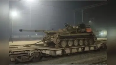 मालगाड़ी पर लदे टैंक देख स्टेशन बने सेल्फी पॉइंट, जानें क्या है पूरा मामला