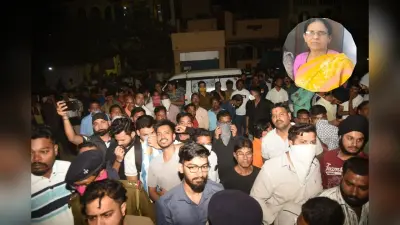 जमशेदपुर: परसुडीह हाट पर मंडरा रहा हर पल मौत का साया, बिना भूकंप कांप रहीं छतें