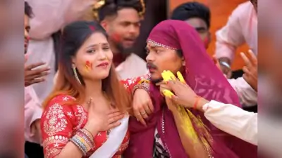 खुशी कक्कड़ का गाना ‘सलवारवा’ रिलीज, होली अंदाज में एक्ट्रेस मुस्कान ने बिखेरा जलवा