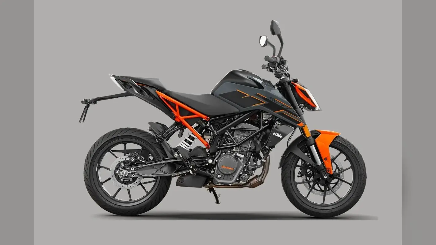 नये कलर और हार्डवेयर अपग्रेडस के साथ आ रही है 2026 KTM 200 Duke