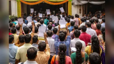 नामांकन का आखिरी दिन: लोहरदगा में अध्यक्ष पद के लिए 6 ने ठोंकी ताल, पार्षदों की लंबी फौज ने बढ़ाया सियासी पारा