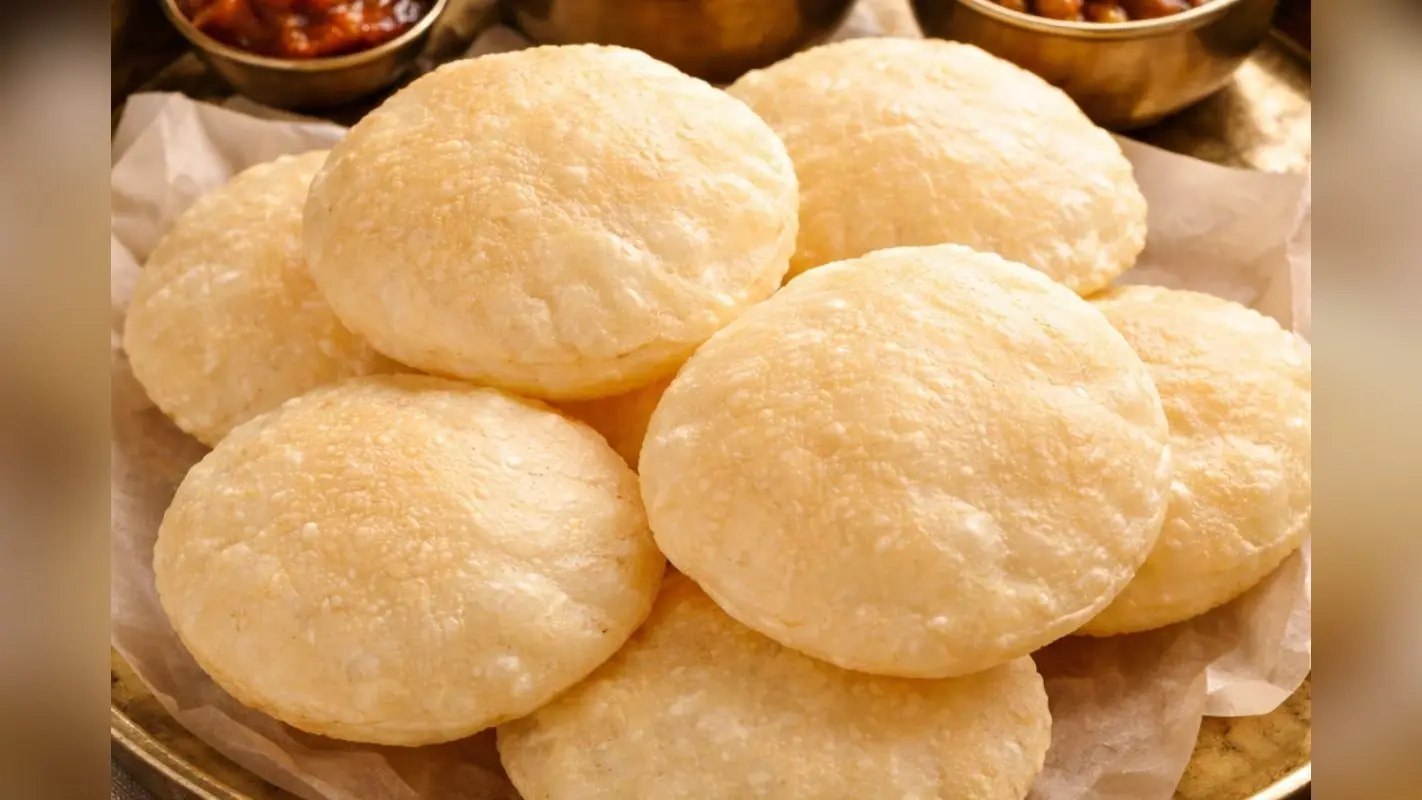 स्टेप-बाय-स्टेप घर पर ऐसे तैयार करें बंगाल की फेमस लुची