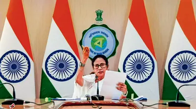 ममता ने निलंबित एइआरओ का किया बचाव, कहा- नहीं जायेगी किसी की नौकरी