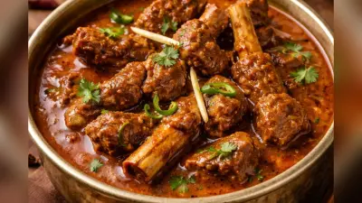 Kitchen Tips: मटन या चिकन की ग्रेवी क्यों रहती है पतली? जानिए उसे गाढ़ा बनाने के आसान राज
