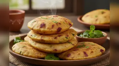 Palak Beetroot Puri: सुबह की भागदौड़ में नाश्ते में तैयार करें टेस्टी पालक बीटरूट पूरी