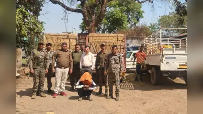पलामू के चैनपुर नेउरा में रंगरेलियां मनाते धरा गए जेई साहेब, ग्रामीणों ने कर दी धुनाई